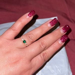 BNIB size 7 gold ring